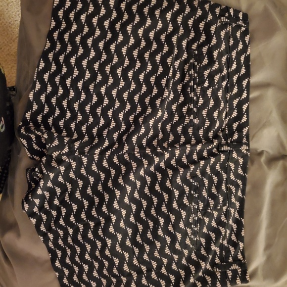 Shorts - Picture 2 of 3